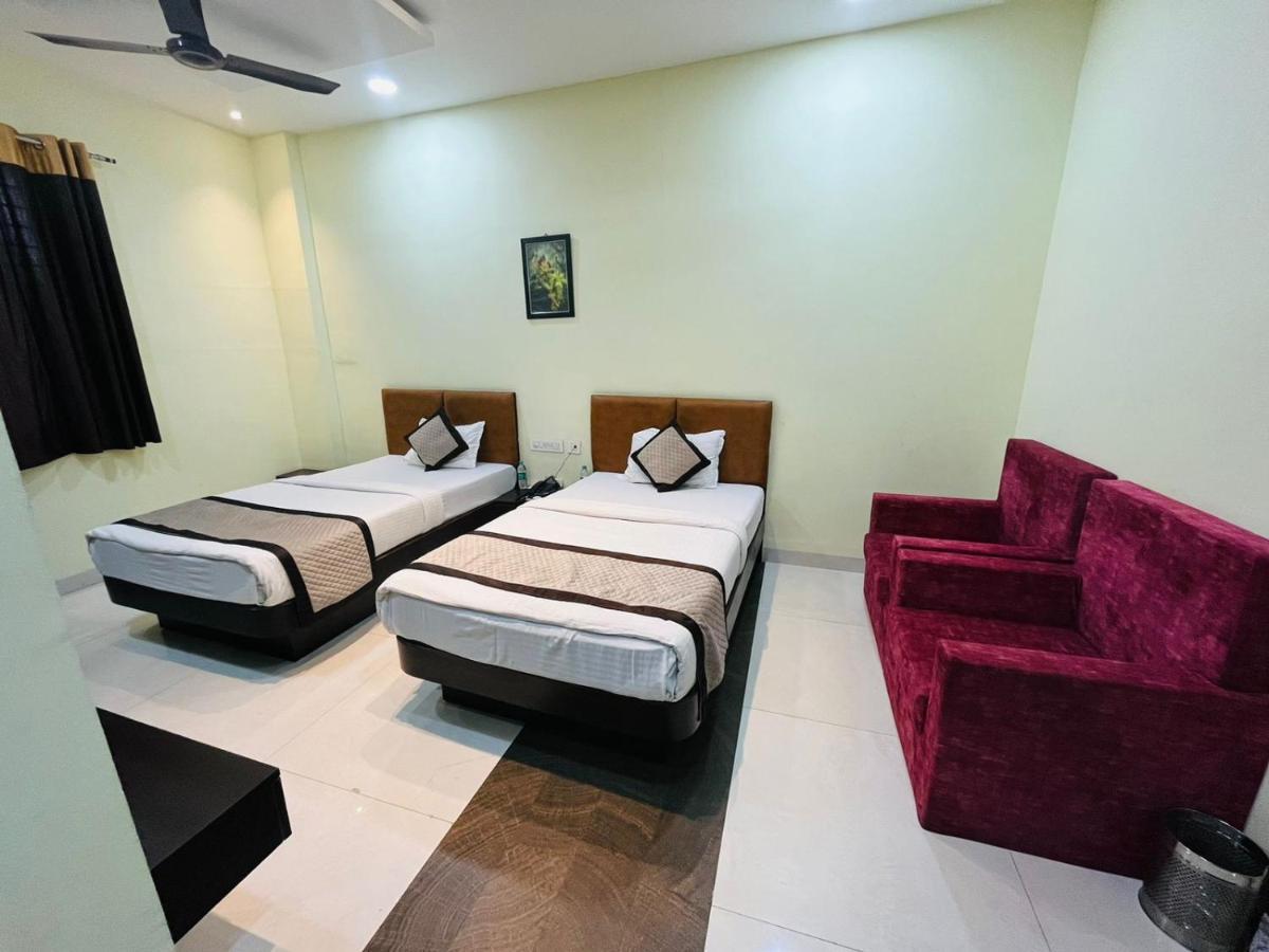 Jmc Hotel Lavish Akolia Exterior foto